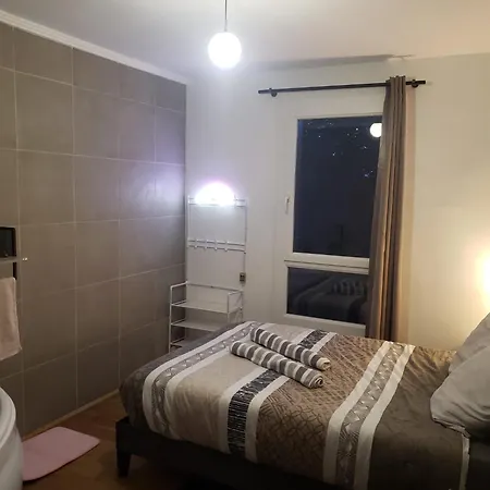 Air-conditioned Residential From 1 To 6 - Bathtubs In - Wifi - Kitchen - Laundry - Self-arrival - Parking