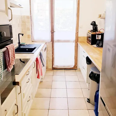 Air-conditioned Residential From 1 To 6 - Bathtubs In - Wifi - Kitchen - Laundry - Self-arrival - Parking Apartment *